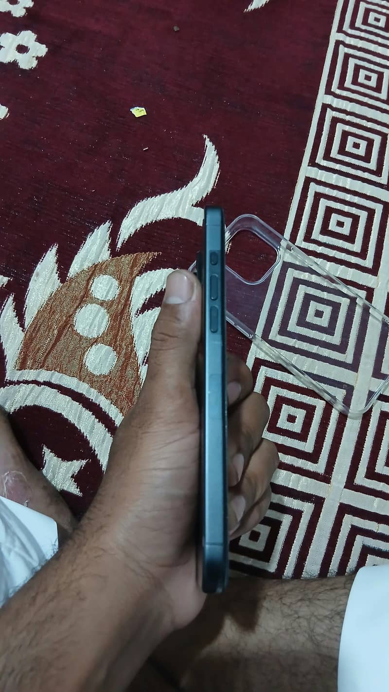 Apple iPhone 15 Pro Max jv 2