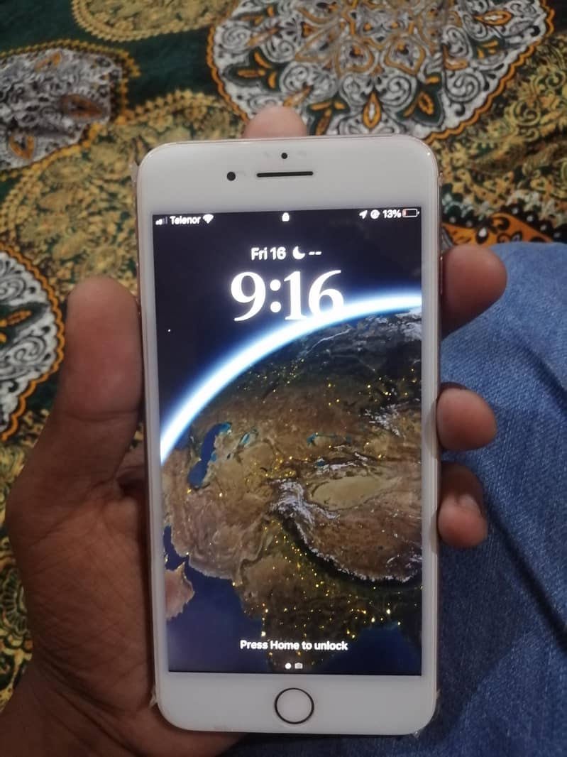 Apple iPhone 8 Plus 3