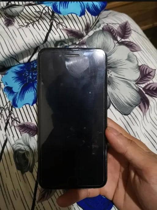 Apple iPhone 7 Plus 0