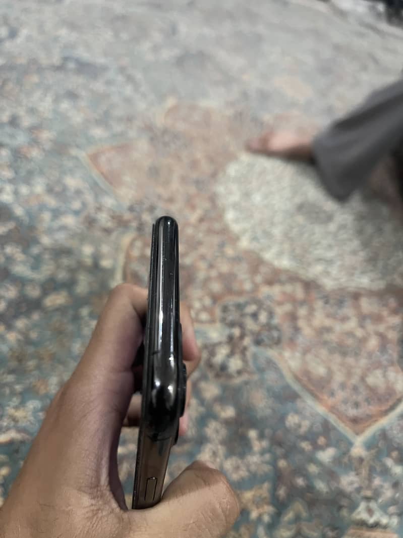 Apple iPhone 11 Pro Max 5