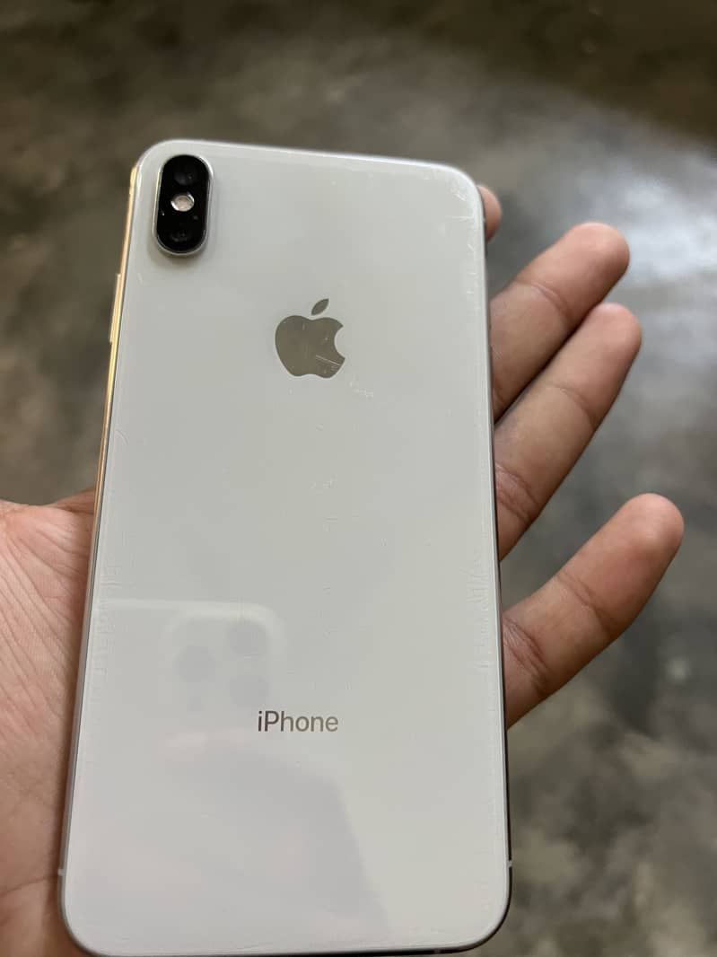 Apple iPhone XS Max 1