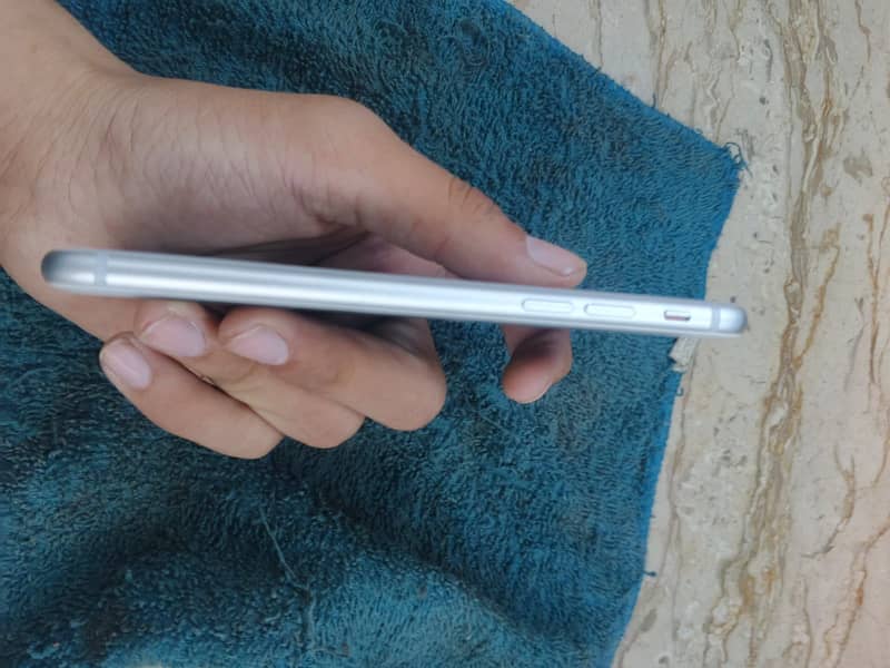Apple iPhone 8 0