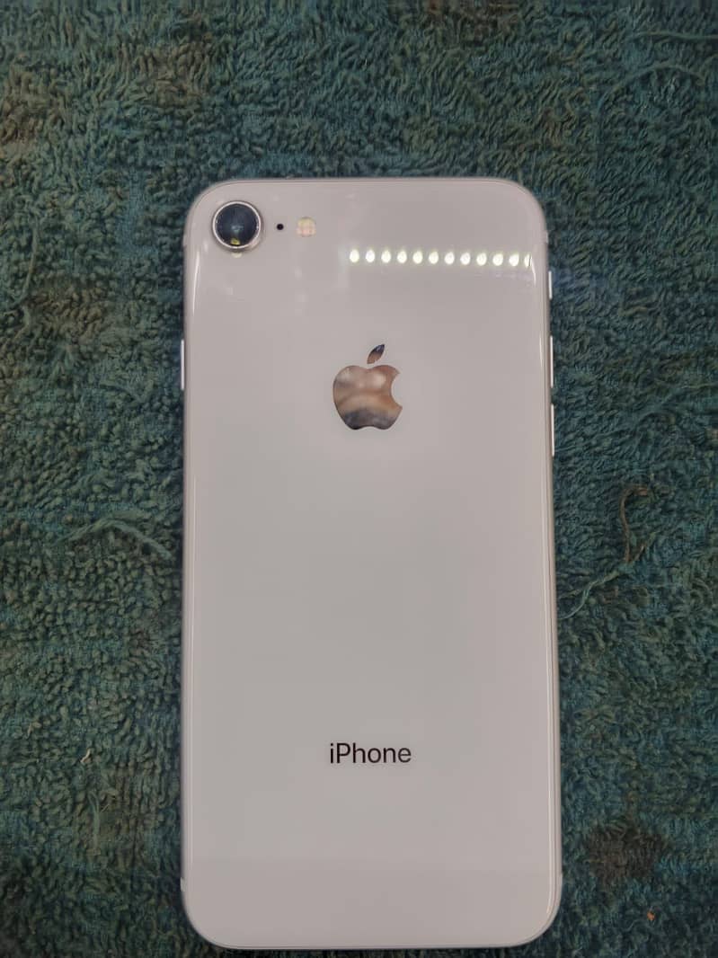 Apple iPhone 8 1