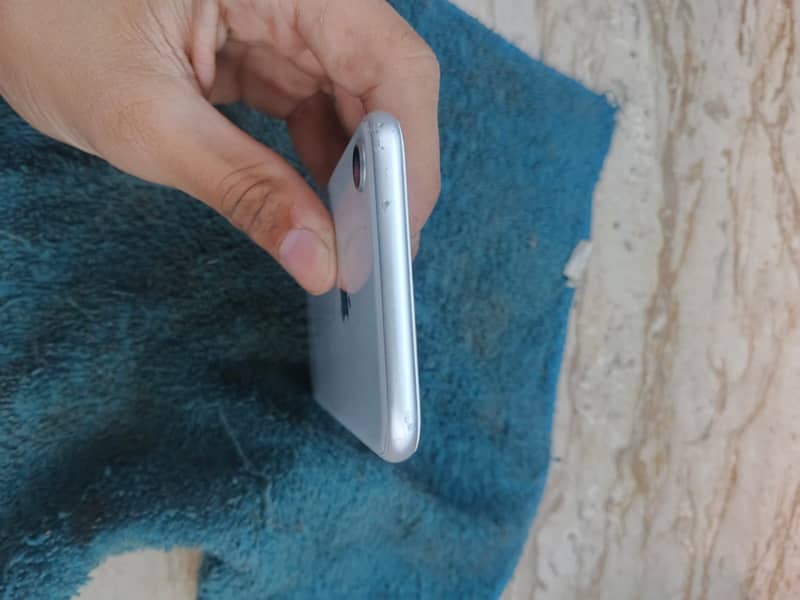 Apple iPhone 8 4