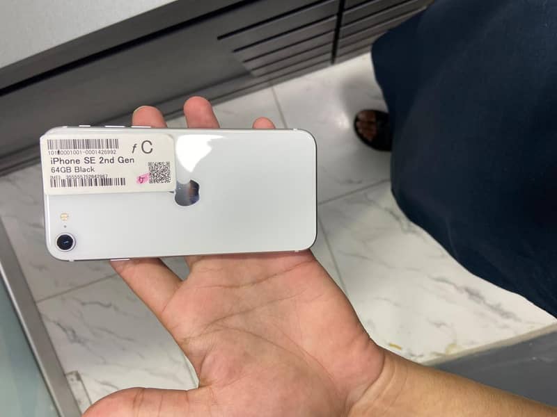 Apple iPhone SE 0