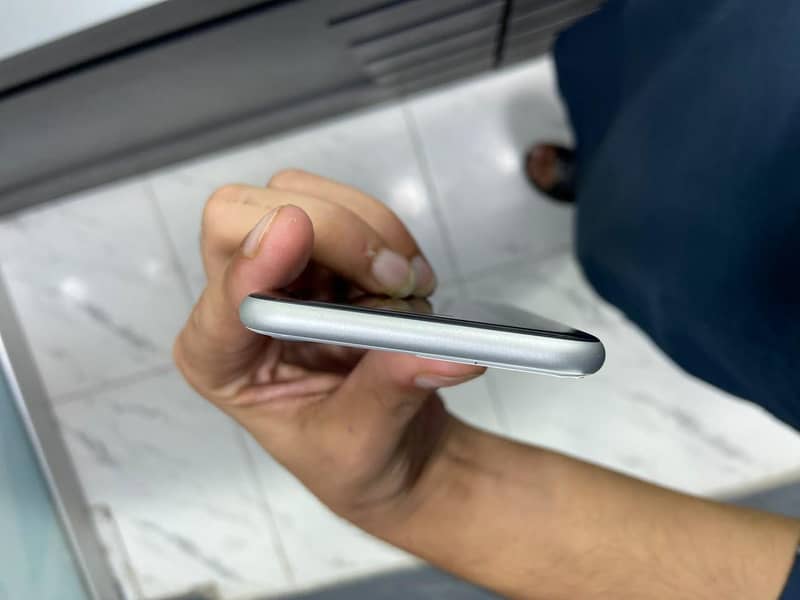 Apple iPhone SE 3