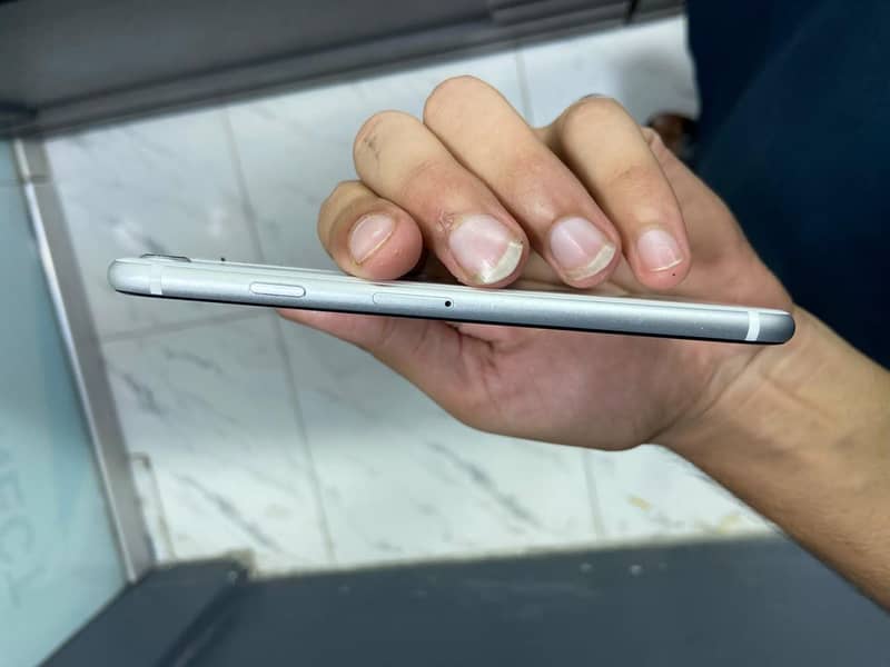 Apple iPhone SE 5