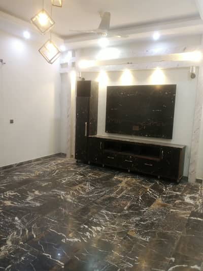10 Marla Upper Portion For Rent Near Punjab School Khyaban-e-Jinnah Road,Ucp University & Shaukat Khanam Chowk