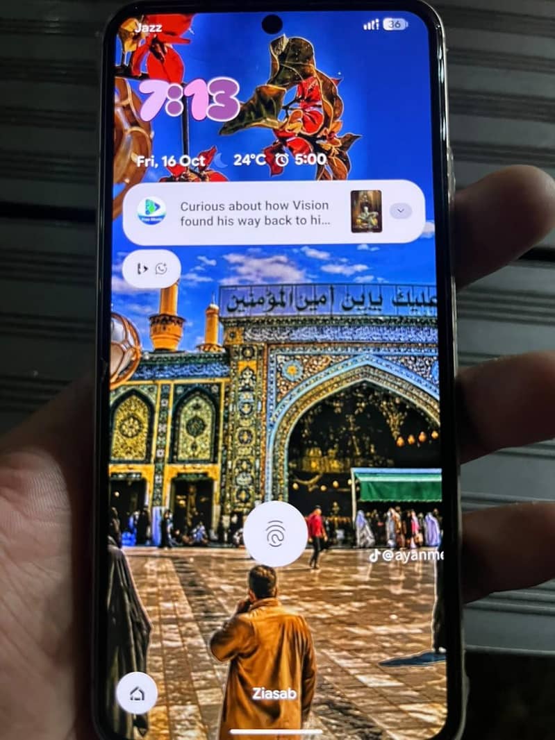 Google Pixel 8 5