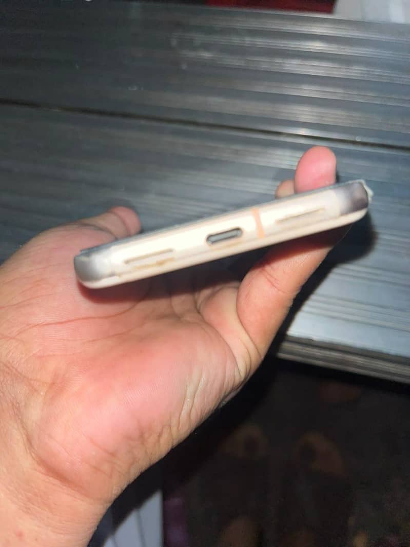 Google Pixel 8 6
