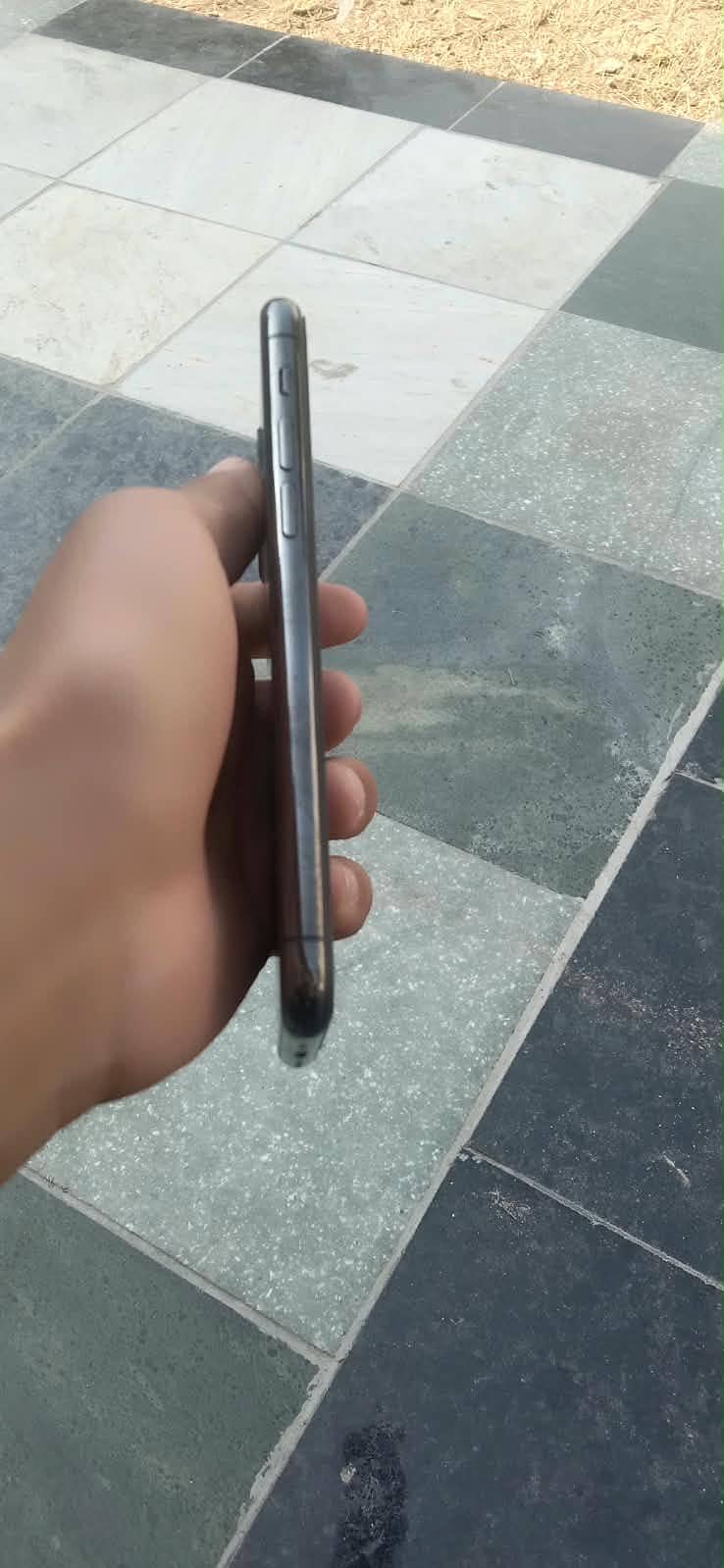 Apple iPhone 11 Pro 2