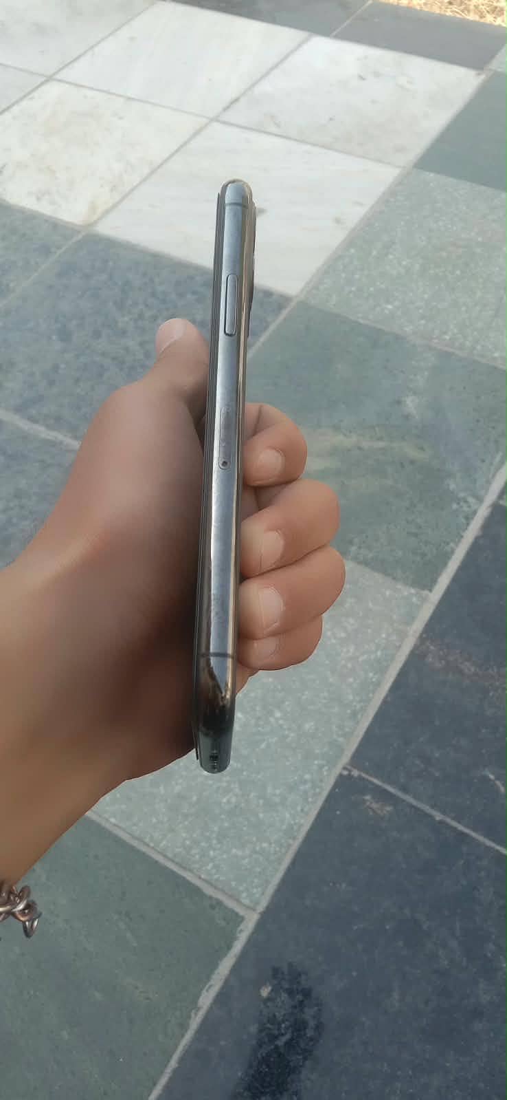 Apple iPhone 11 Pro 5