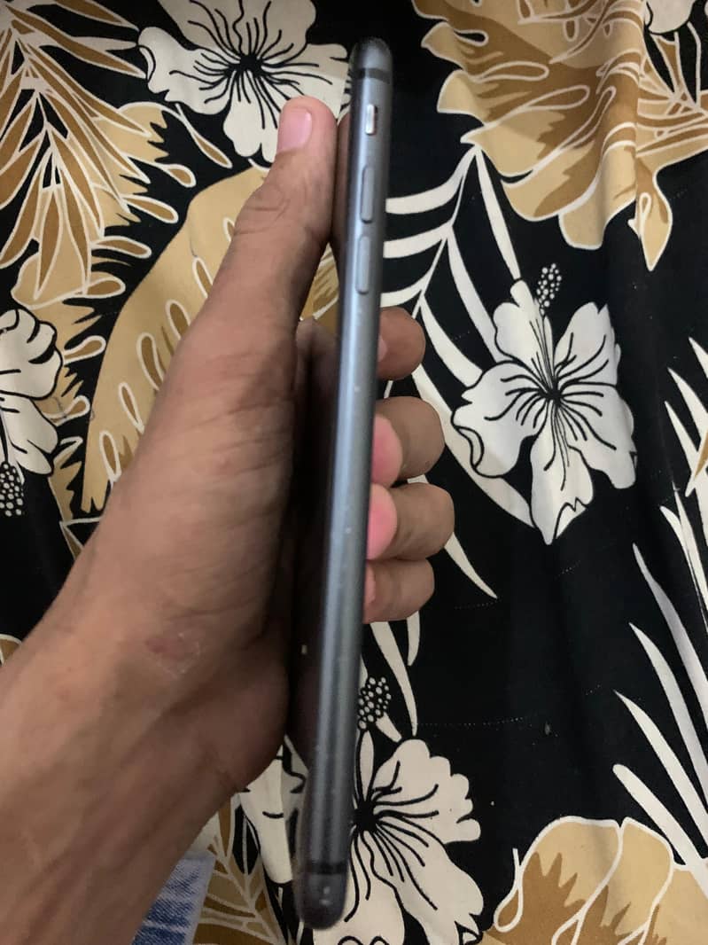 Apple iPhone 8 Plus 1
