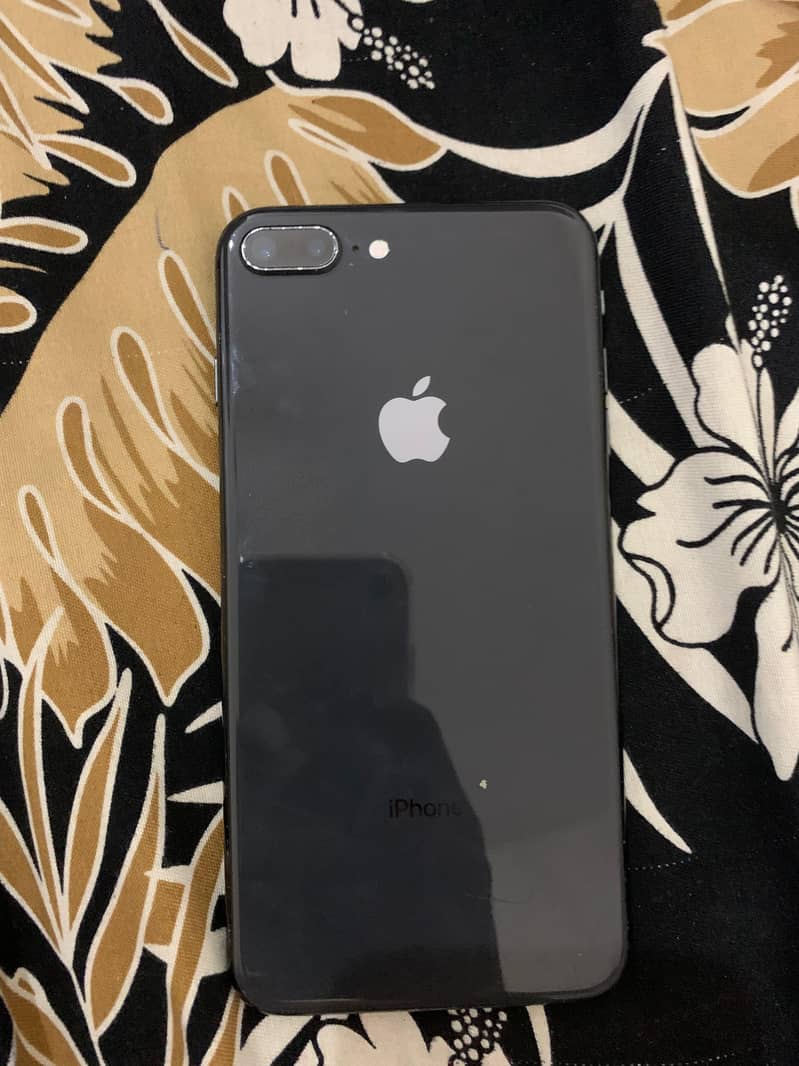 Apple iPhone 8 Plus 4