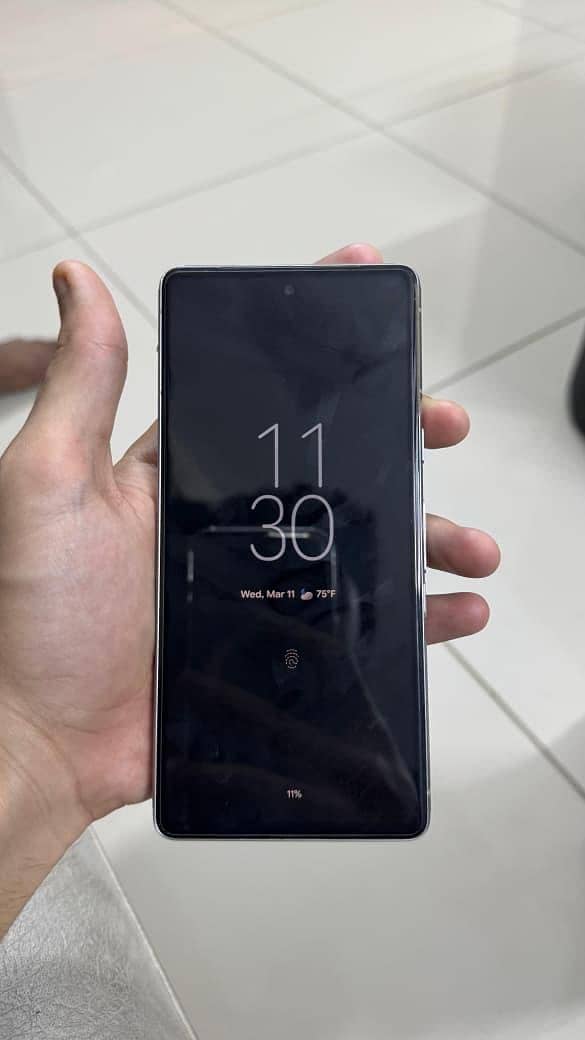 Google Pixel 7 4