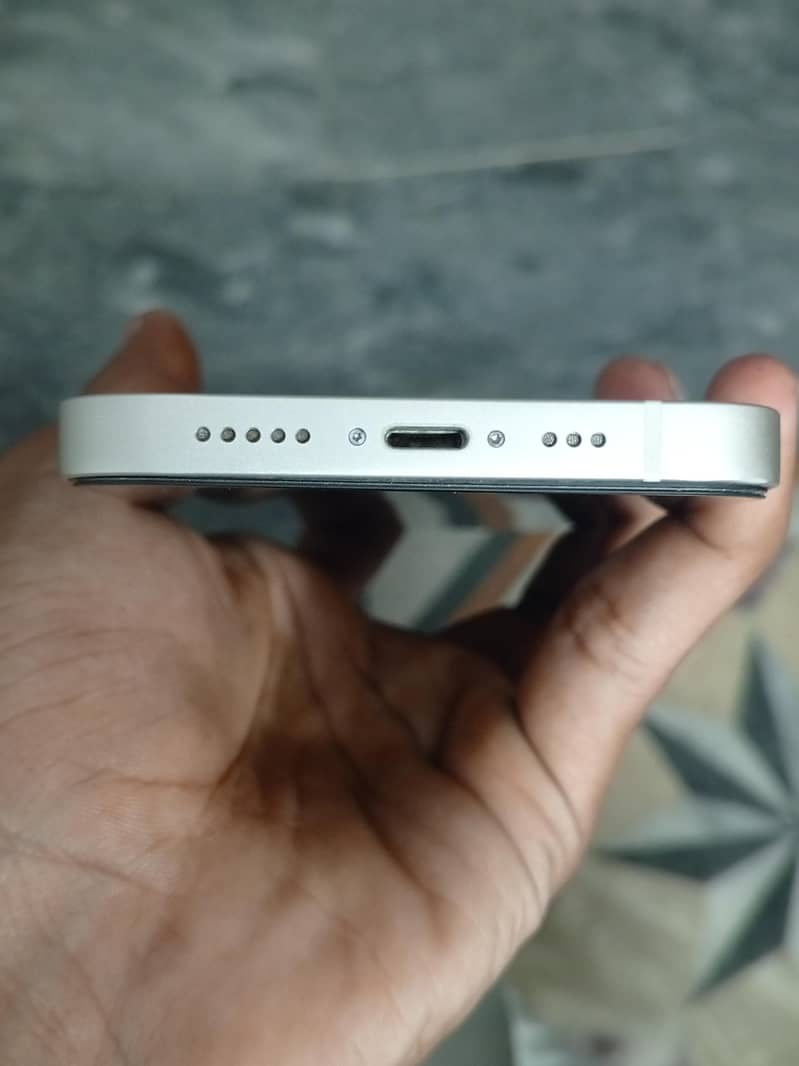 Apple iPhone 13 3