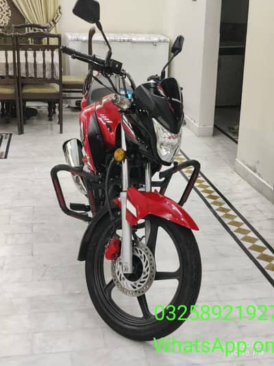 Honda CB 150 motorcycle argent for sale