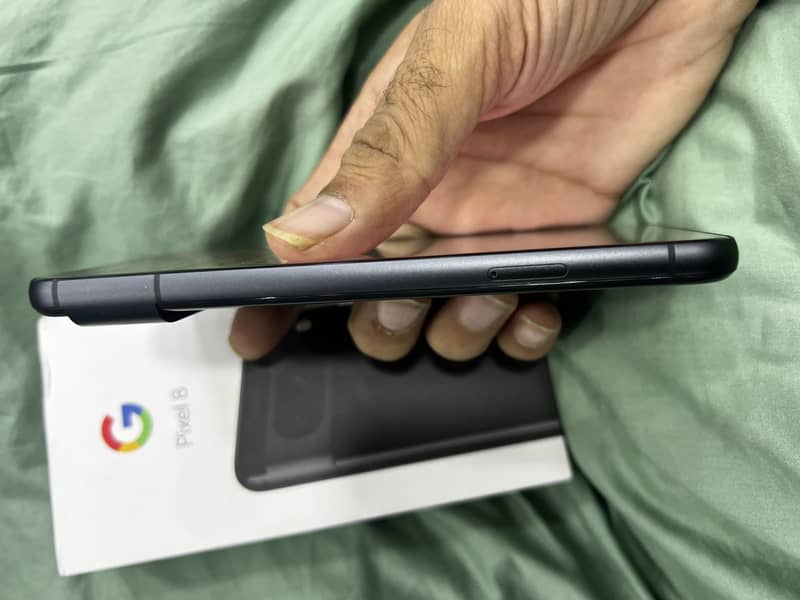Google Pixel 8 4
