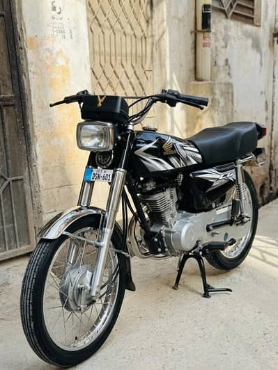 ​Honda 125 - 2022 Model (Double Samaan) - Well Maintained