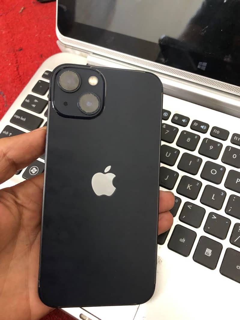 Apple iPhone 13 3