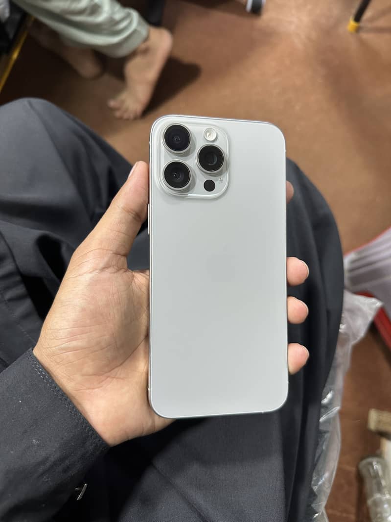 Apple iPhone 15 Pro Max HK model 6