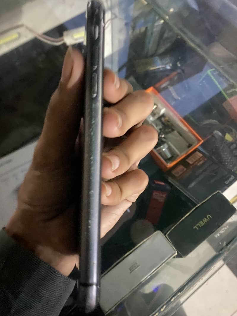 Apple iPhone 11 1