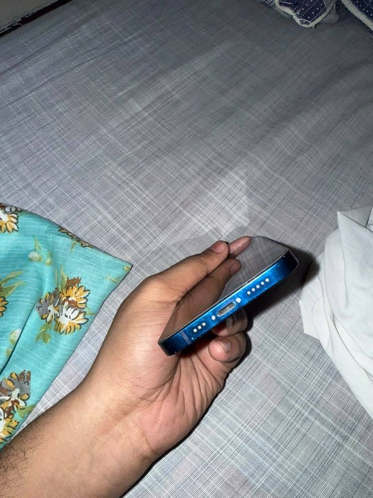 Apple iPhone 12 5