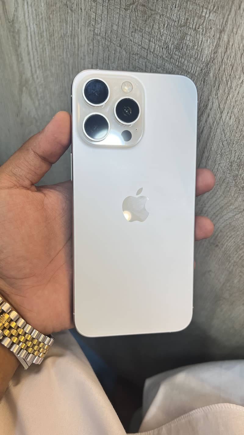 Apple iPhone 15 Pro Max 7