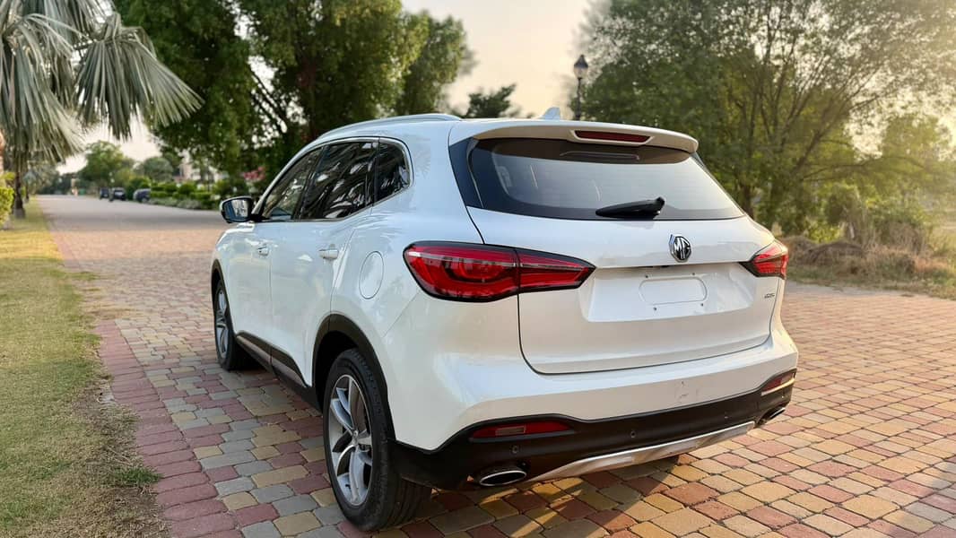 MG HS 2021 4