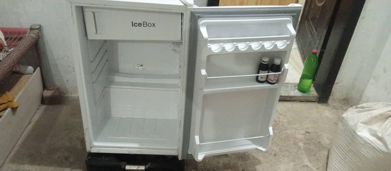 one door fridge 1