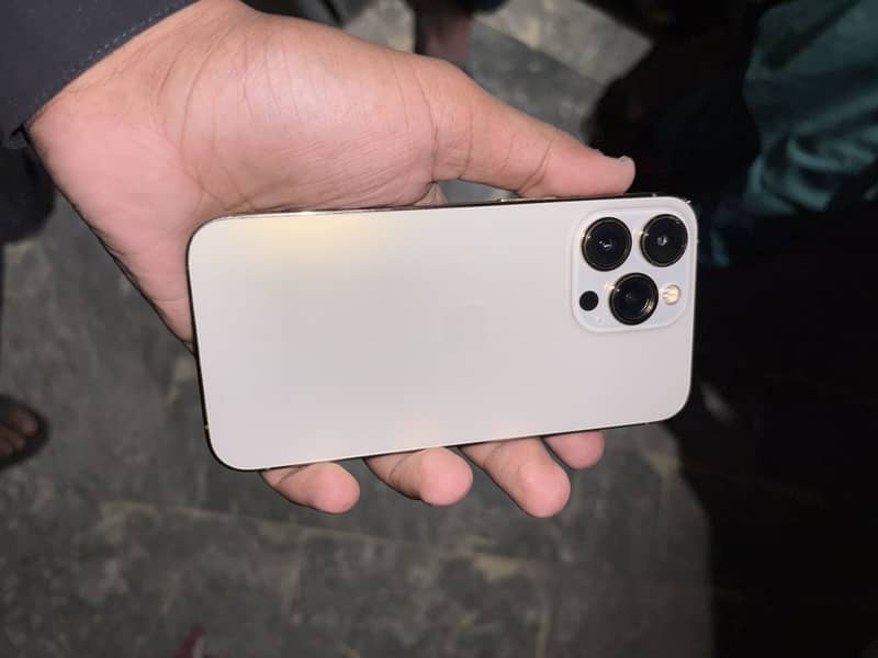 Apple iPhone 13 Pro 2