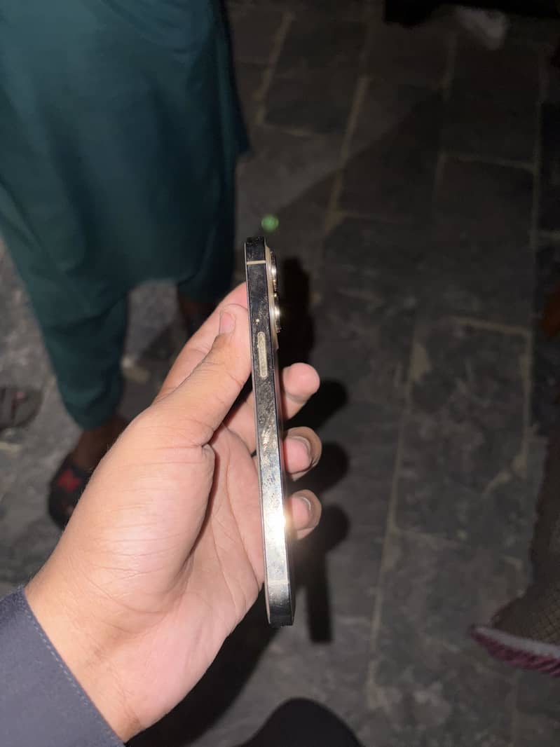 Apple iPhone 13 Pro 8