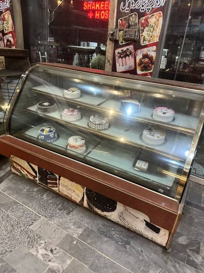 cake chiller (curved-glass refrigerated cake display counter )