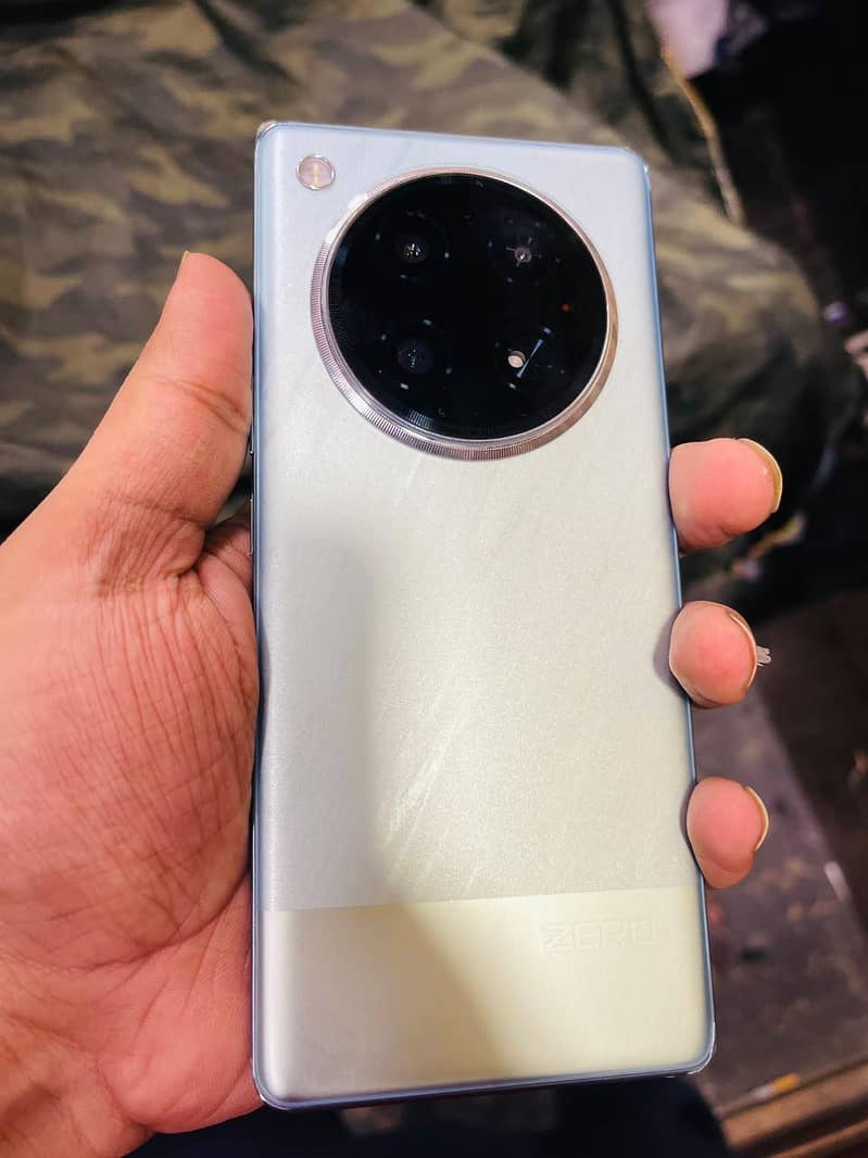 Infinix Zero 40 5