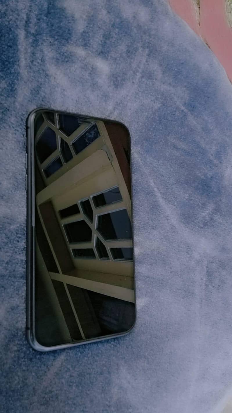 Apple iPhone 11 3