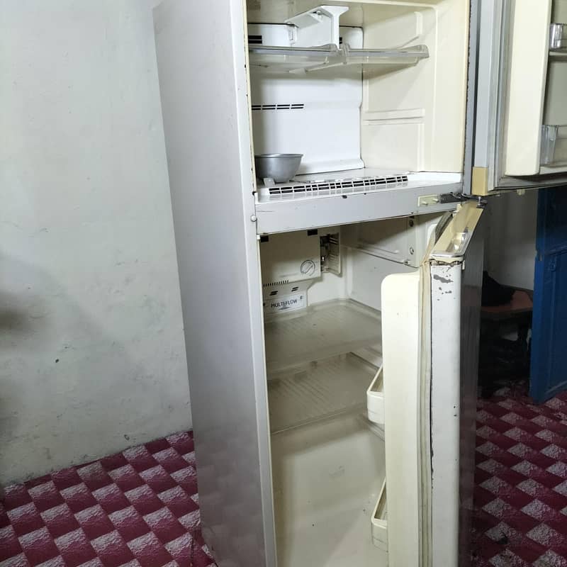 full size Fridge 0