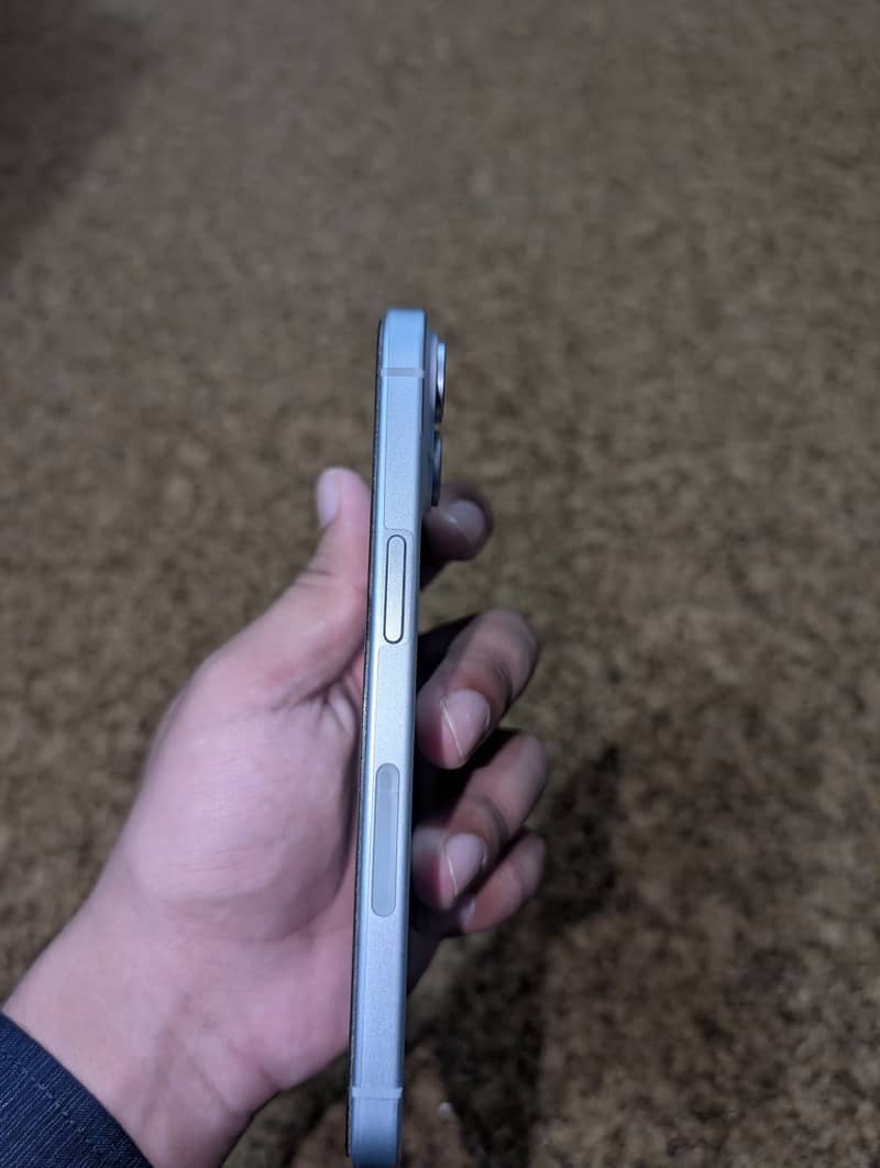 Apple iPhone 15 3