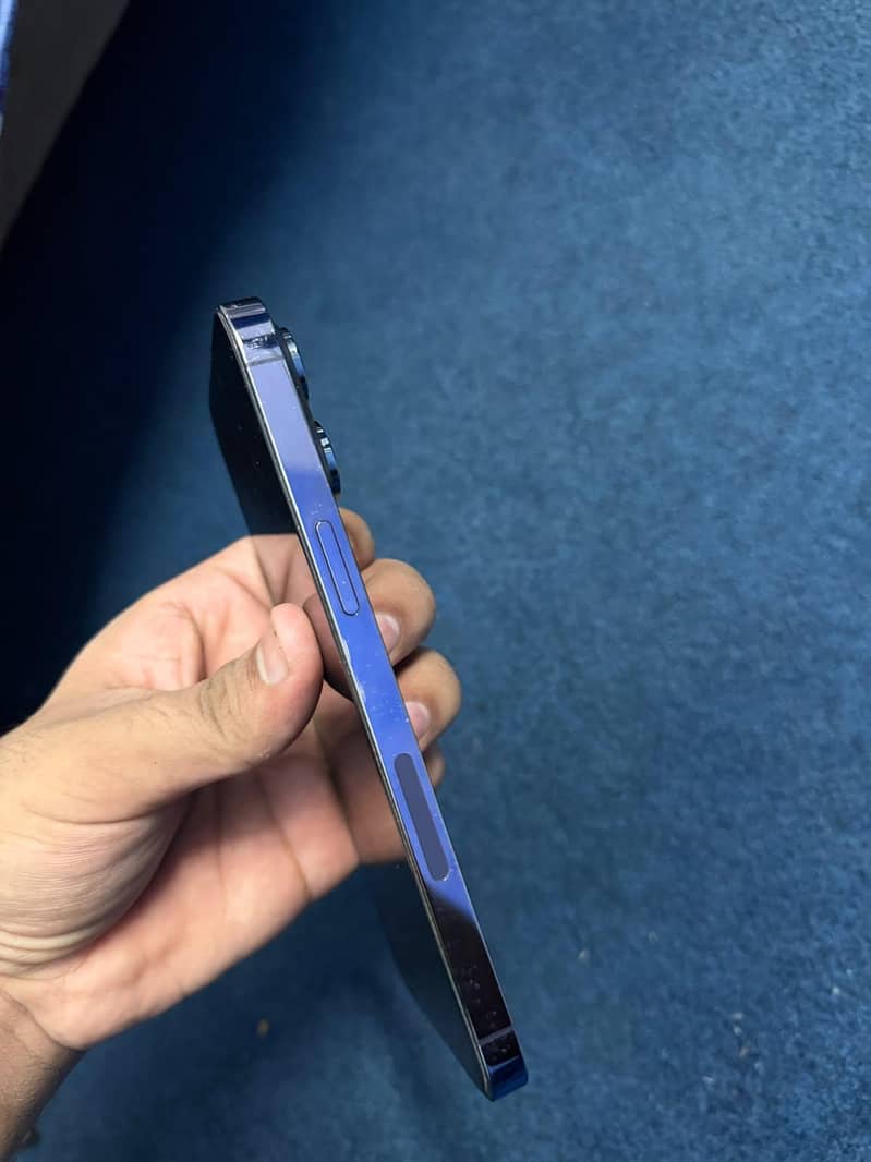 Apple iPhone 14 Pro Max 4