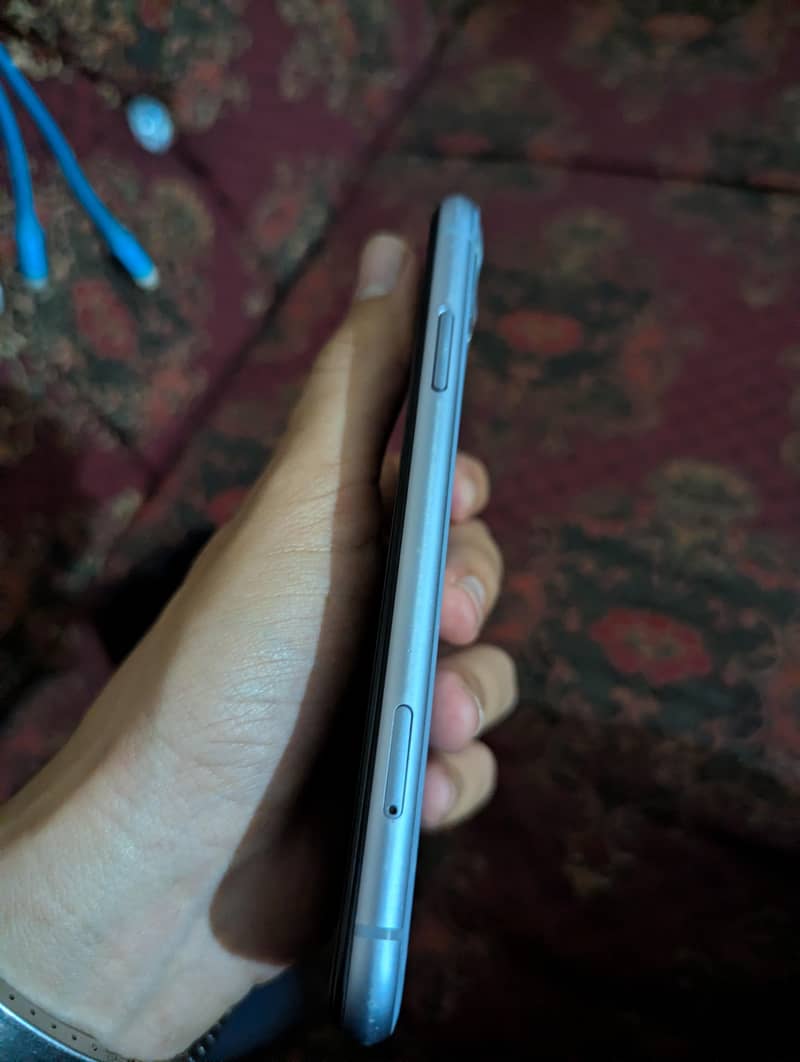 Apple iPhone 11 2