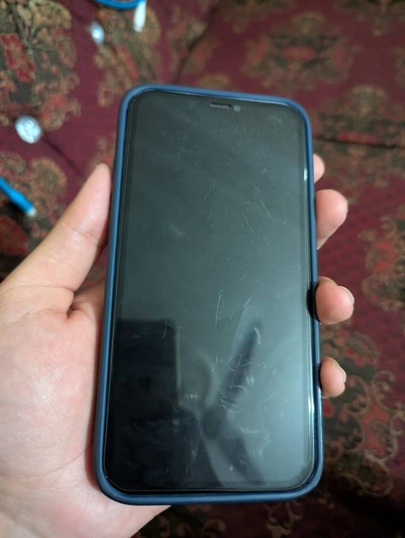 Apple iPhone 11 4