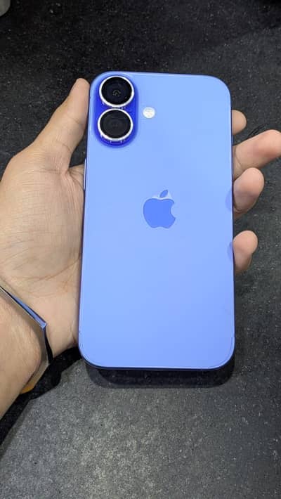 Apple iPhone 16