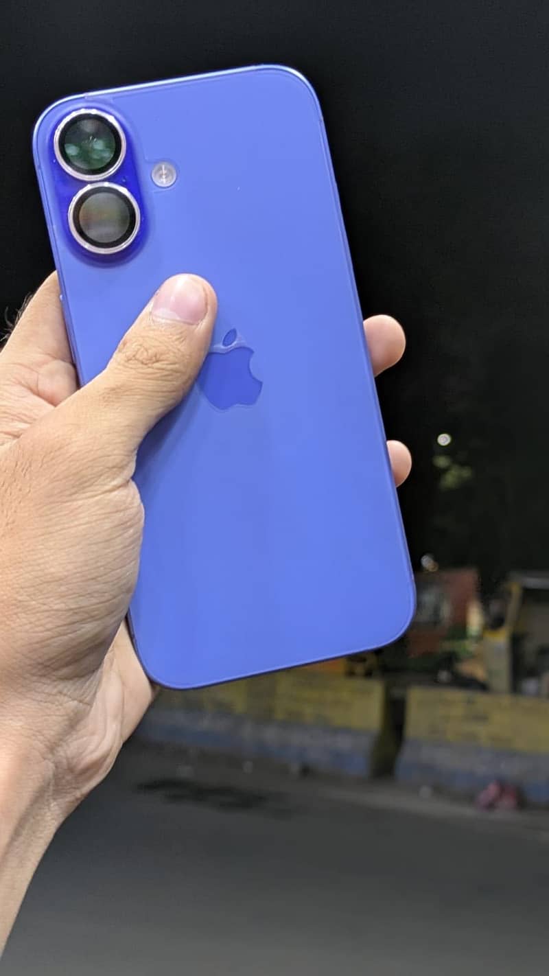 Apple iPhone 16 1