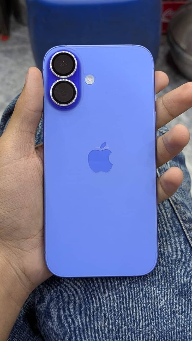 Apple iPhone 16 5