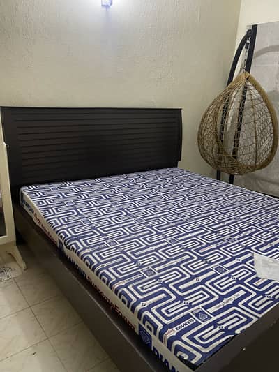 WOODEN BED