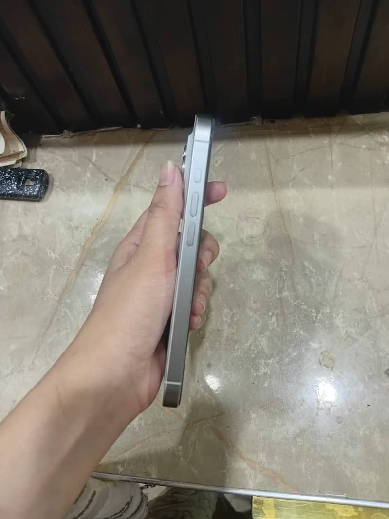 Apple iPhone 15 Pro 7
