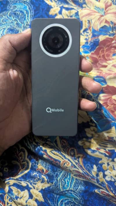 QMobile E4 2020