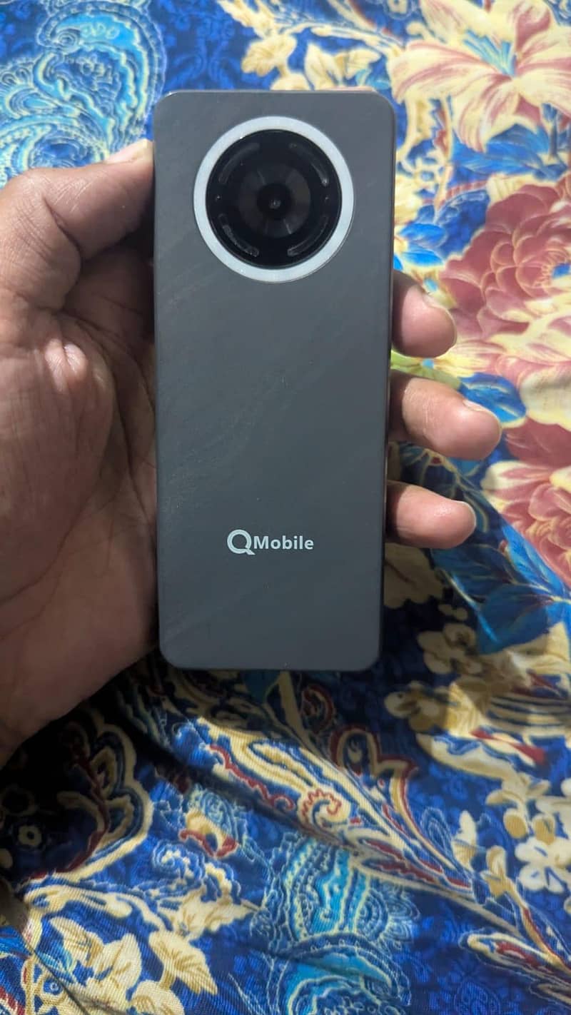QMobile E4 2020 0