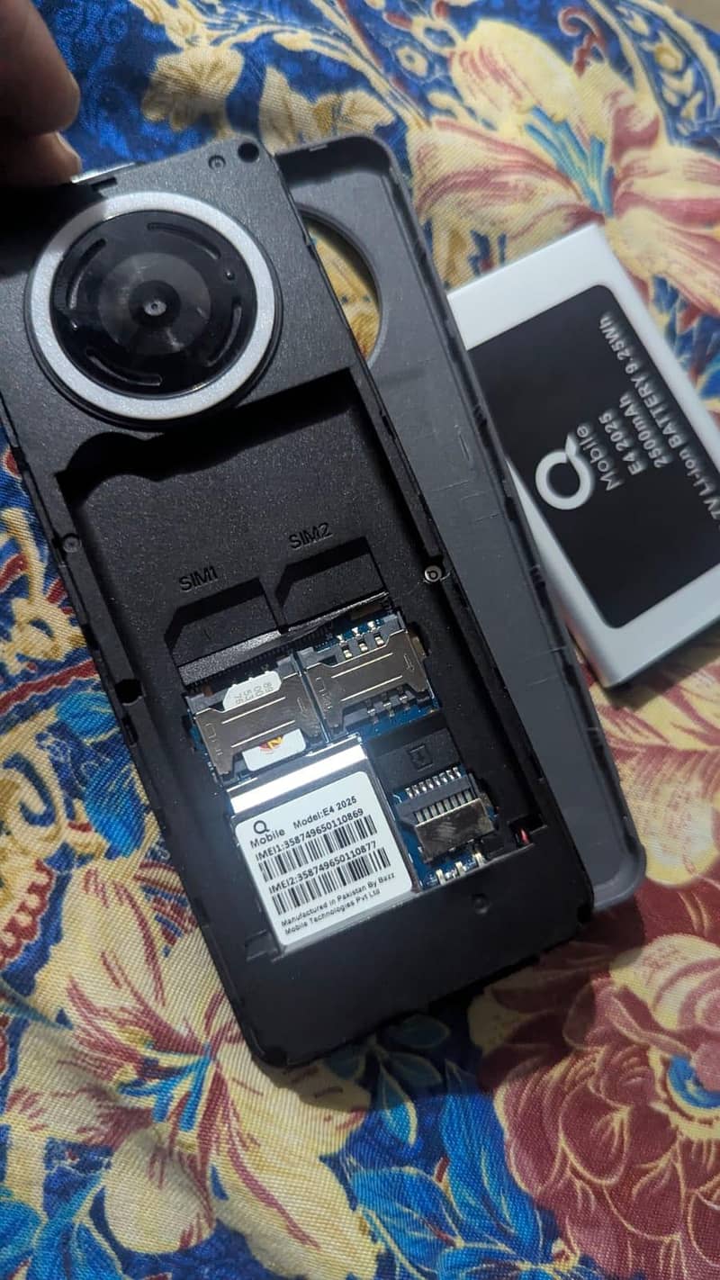 QMobile E4 2020 1