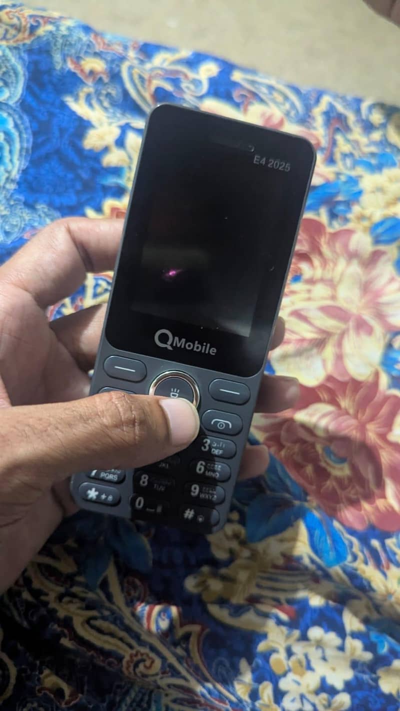QMobile E4 2020 2