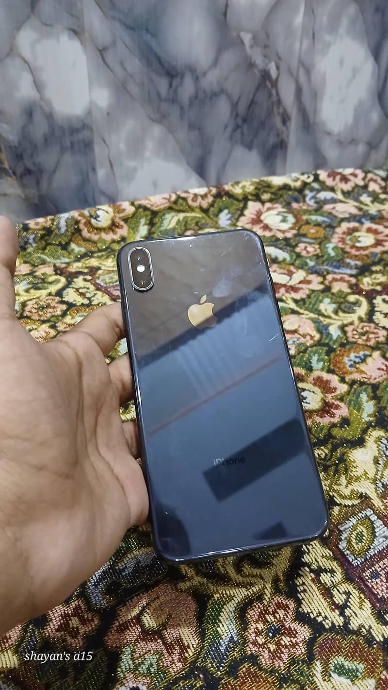 Apple iPhone XS Max 0